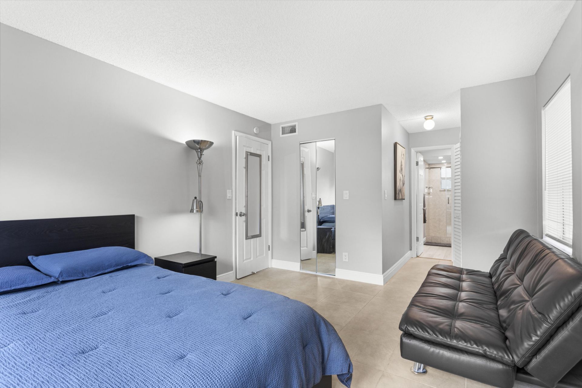 9700 Sunrise Lakes Boulevard, Unit 101, Sunrise, FL 33322 Photo