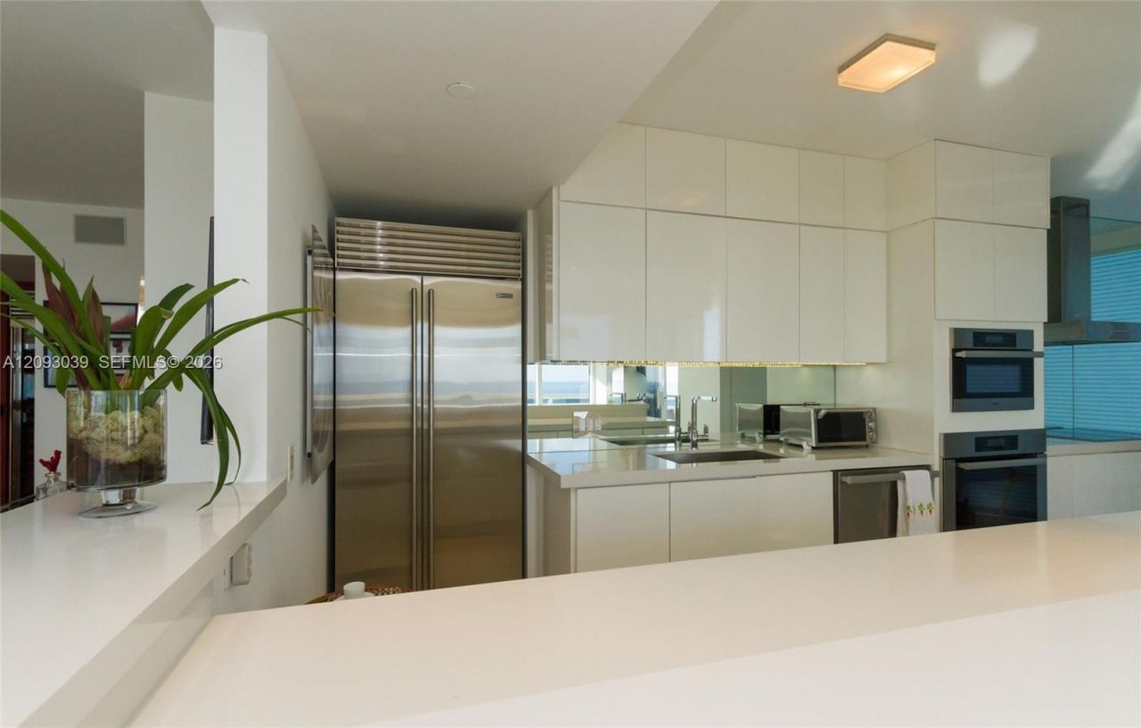 4775 Collins Ave , Unit 3203, Miami Beach, FL 33140 Photo