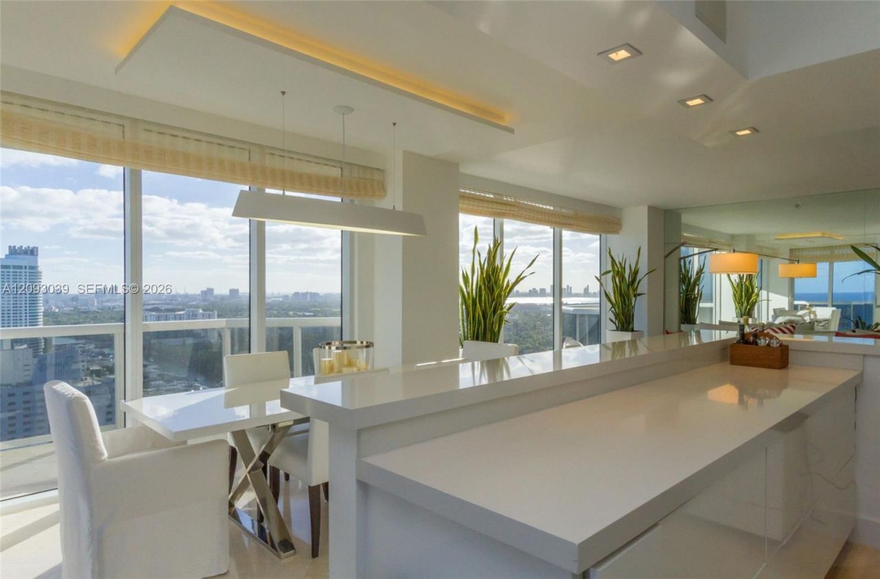 4775 Collins Ave , Unit 3203, Miami Beach, FL 33140 Photo