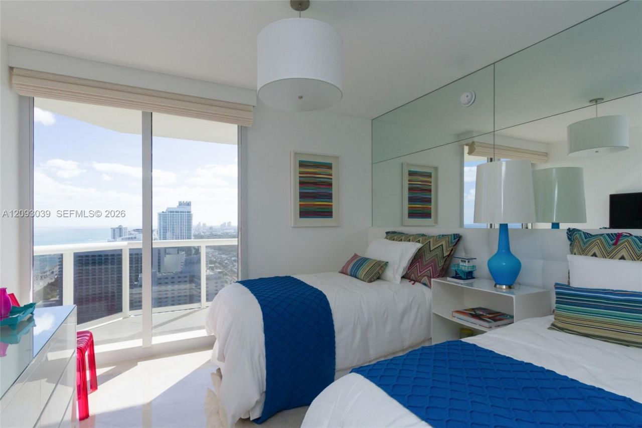 4775 Collins Ave , Unit 3203, Miami Beach, FL 33140 Photo