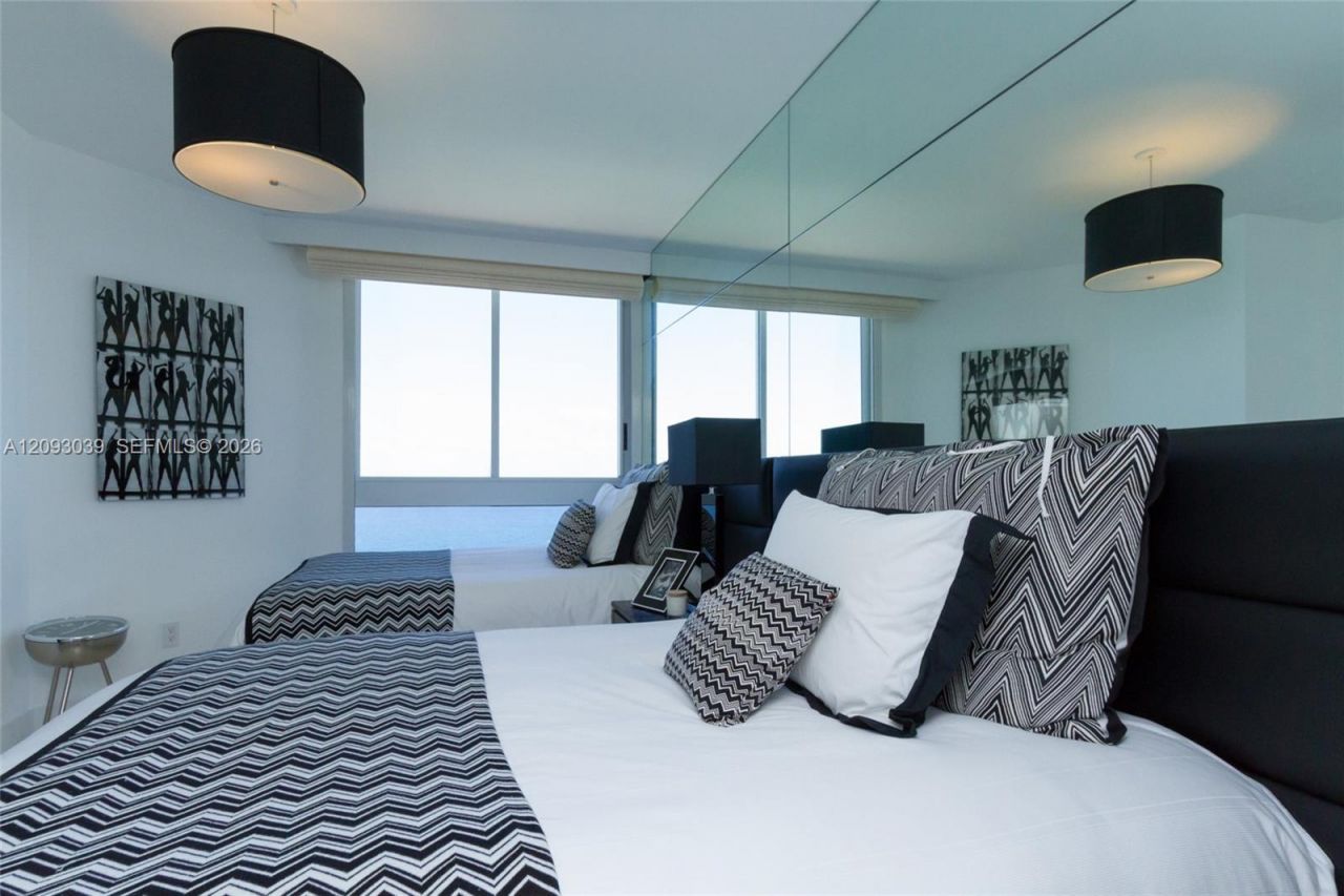 4775 Collins Ave , Unit 3203, Miami Beach, FL 33140 Photo