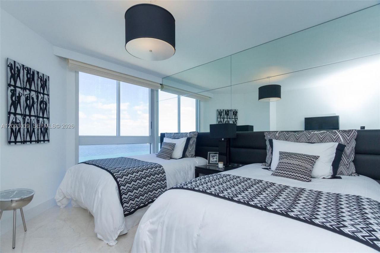 4775 Collins Ave , Unit 3203, Miami Beach, FL 33140 Photo