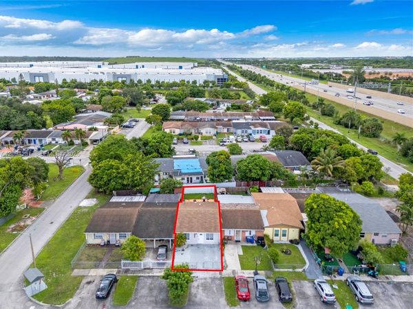 21466 NW 40th Cir Ct , Miami Gardens, FL 33055