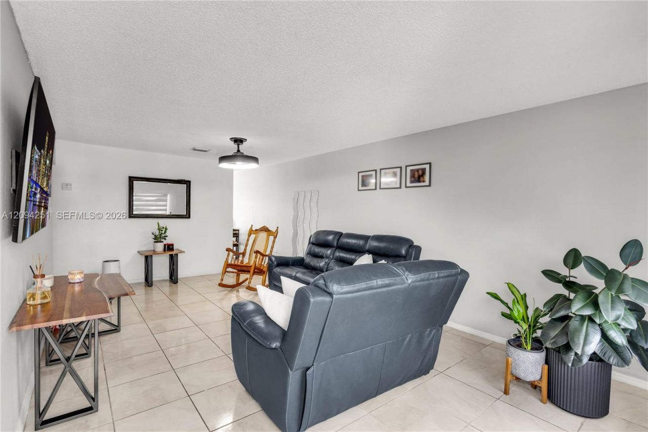 21466 NW 40th Cir Ct, Miami Gardens, FL 33055 Photo