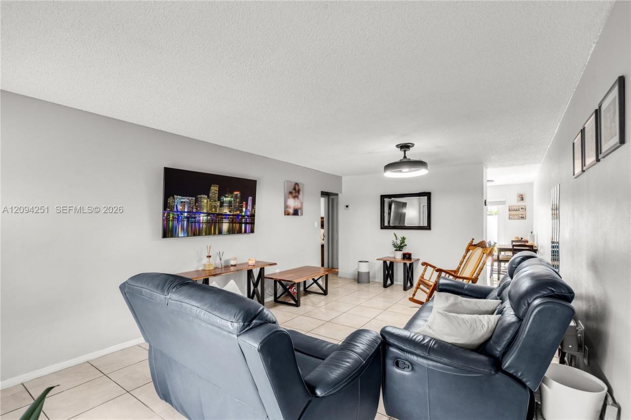 21466 NW 40th Cir Ct, Miami Gardens, FL 33055 Photo
