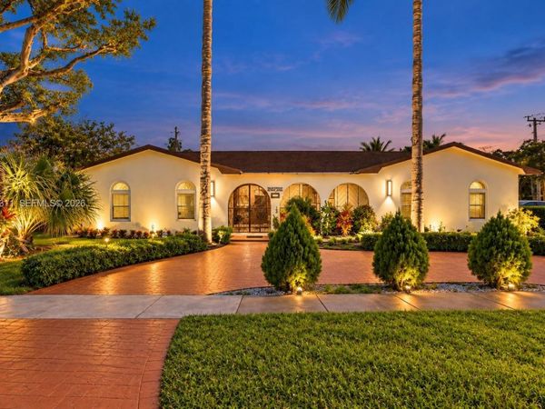 19901 Highland Lakes Blvd , Miami, FL 33179