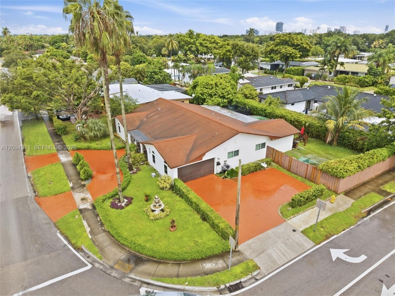 19901 Highland Lakes Blvd , Miami, FL 33179 Photo
