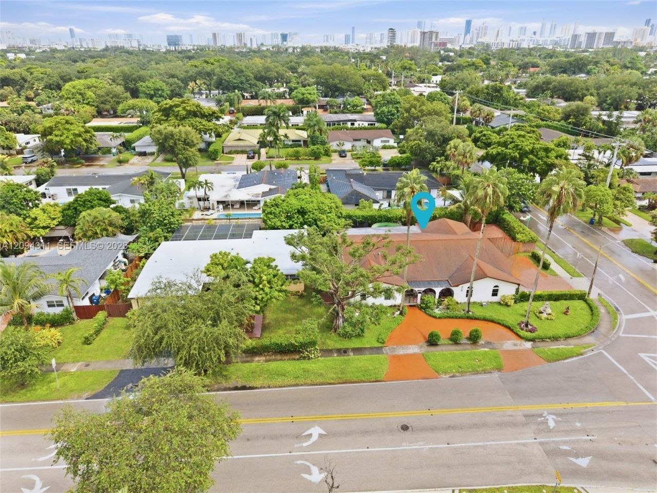 19901 Highland Lakes Blvd , Miami, FL 33179 Photo