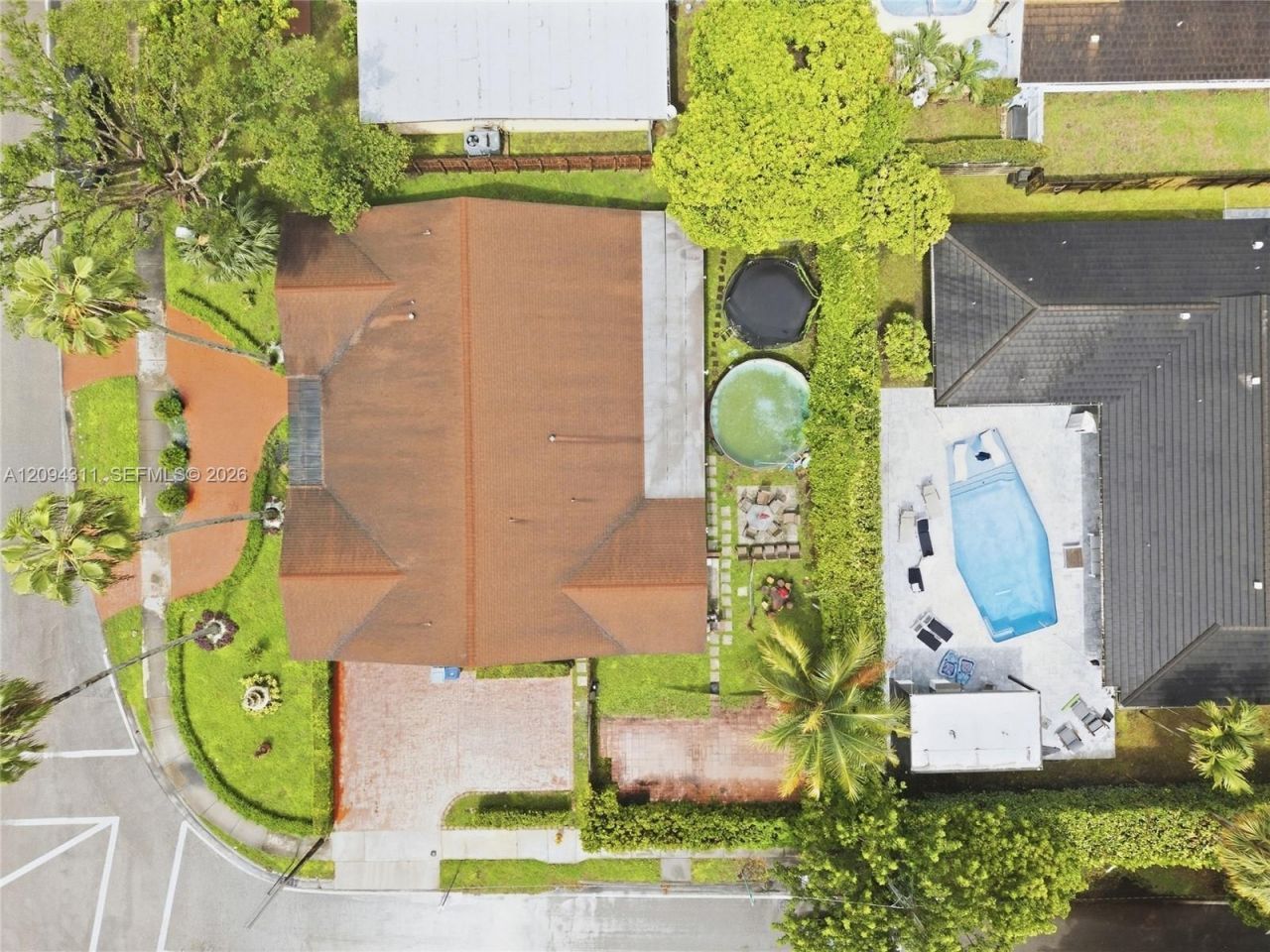 19901 Highland Lakes Blvd , Miami, FL 33179 Photo