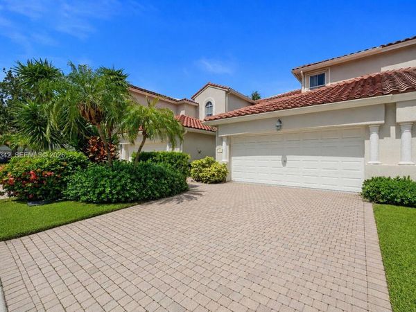 1384 W Harbor Vw W , Hollywood, FL 33019