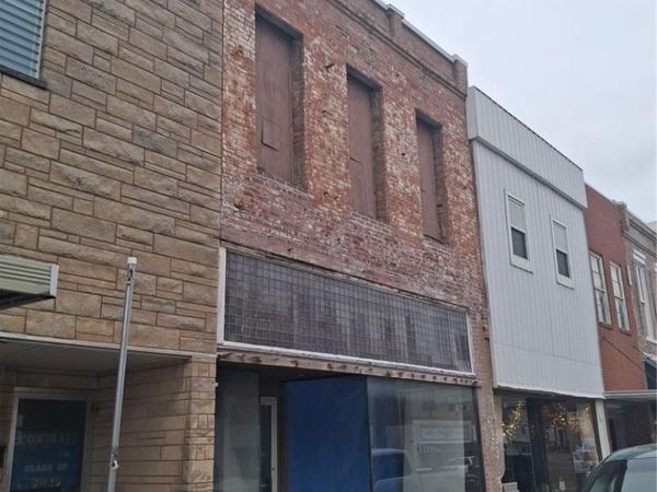 205 N. Main St , Paris, MO 65275