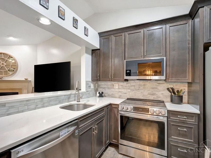 7893 Jessies Way, Unit 303, Fairfield Township, OH 45011 Photo 3