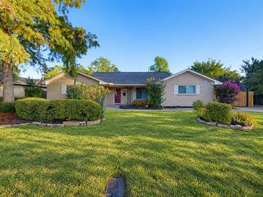 5005 Fall River Drive, Fort Worth, TX 76103