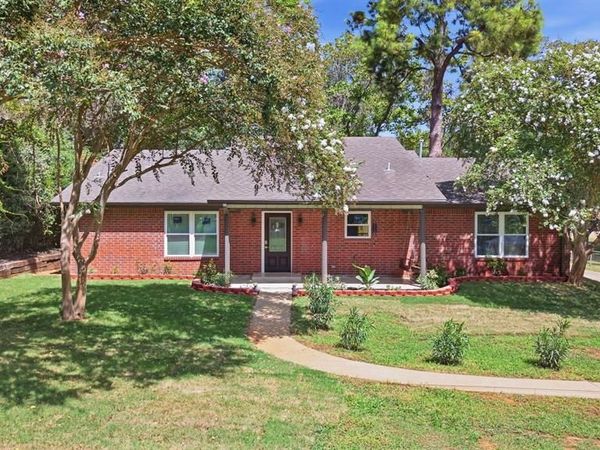 119 Stephanie Drive , Palestine, TX 75803