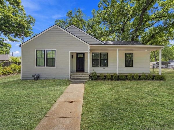703 W Milam Street , Ennis, TX 75119