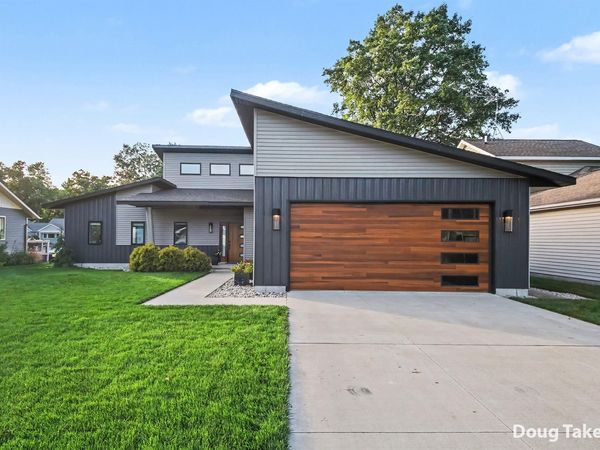 8245 Indian Shores Drive, Howard City, MI 49329