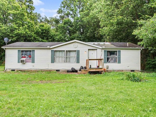 14035 Riverside Drive, Constantine, MI 49042