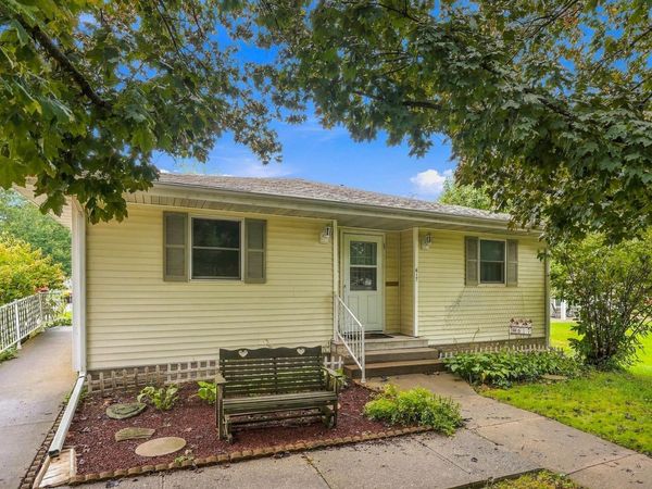 617 S Jefferson Street, Sigourney, IA 52591