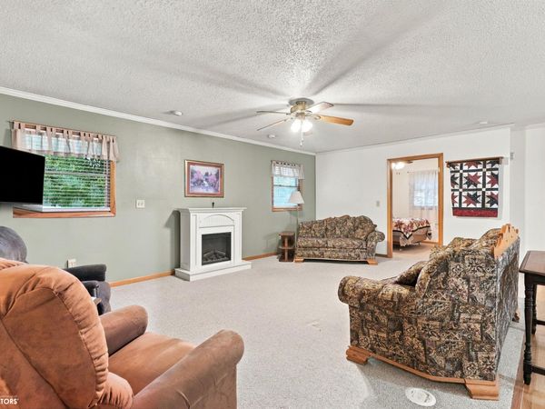 617 S Jefferson Street, Sigourney, IA 52591