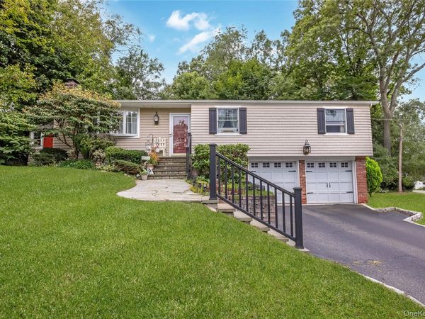 146 Elm Street , Ronkonkoma, NY 11779