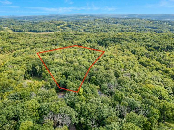 Contour Lane , Salt Point, NY 12578