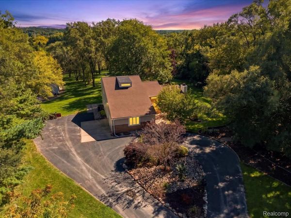 2605 Childs Lake Road, Milford Township, Mi 48381