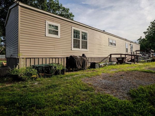 9243 1st Street, Hume, MO 64752