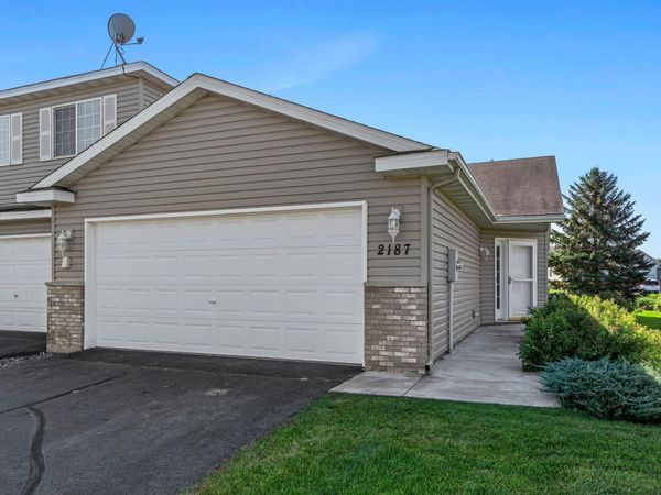 2187 Cleveland Way S, Cambridge, MN 55008