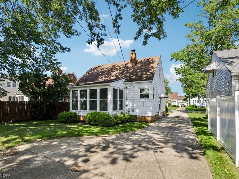 8223 Manorford Drive, Cleveland, OH 44129 Photo 16