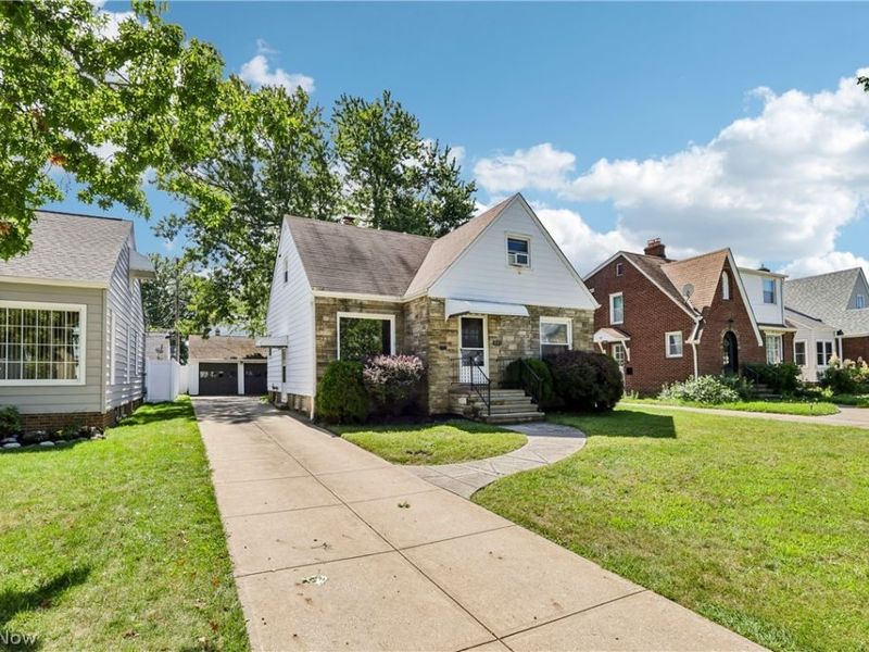 8223 Manorford Drive, Cleveland, OH 44129 Photo 18