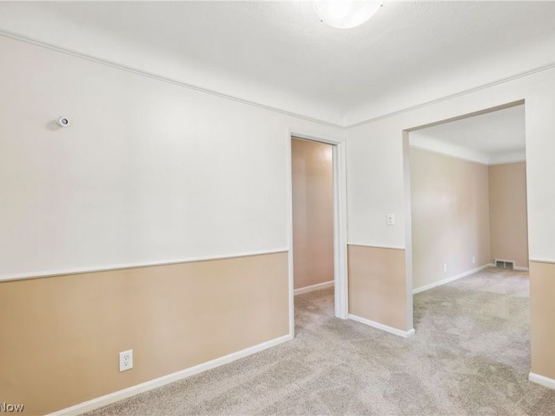 8223 Manorford Drive, Cleveland, OH 44129 Photo 21