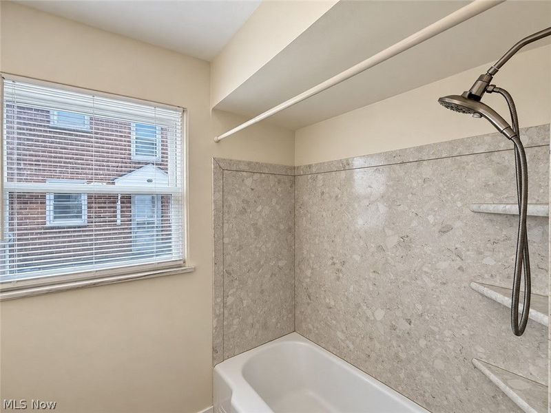 8223 Manorford Drive, Cleveland, OH 44129 Photo 33