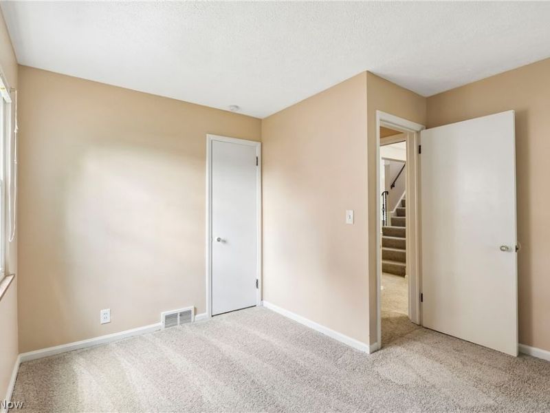 8223 Manorford Drive, Cleveland, OH 44129 Photo 7