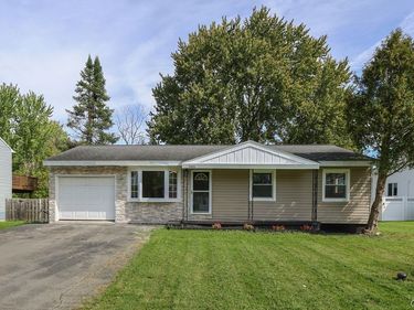 9494 Madison Avenue , Brewerton, NY 13029