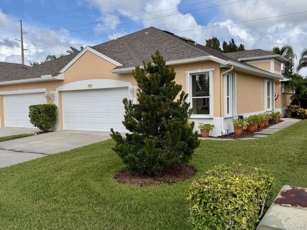 433 N Tangerine Square SW, Vero Beach, FL 32968