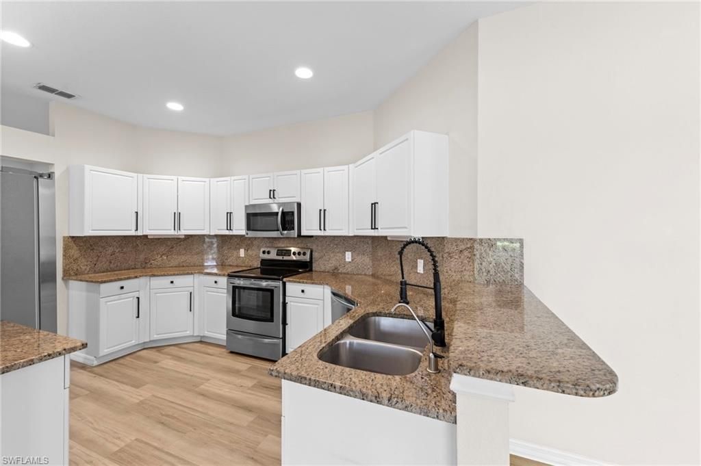 168 Livermore Ln , Naples, FL 34119 Photo