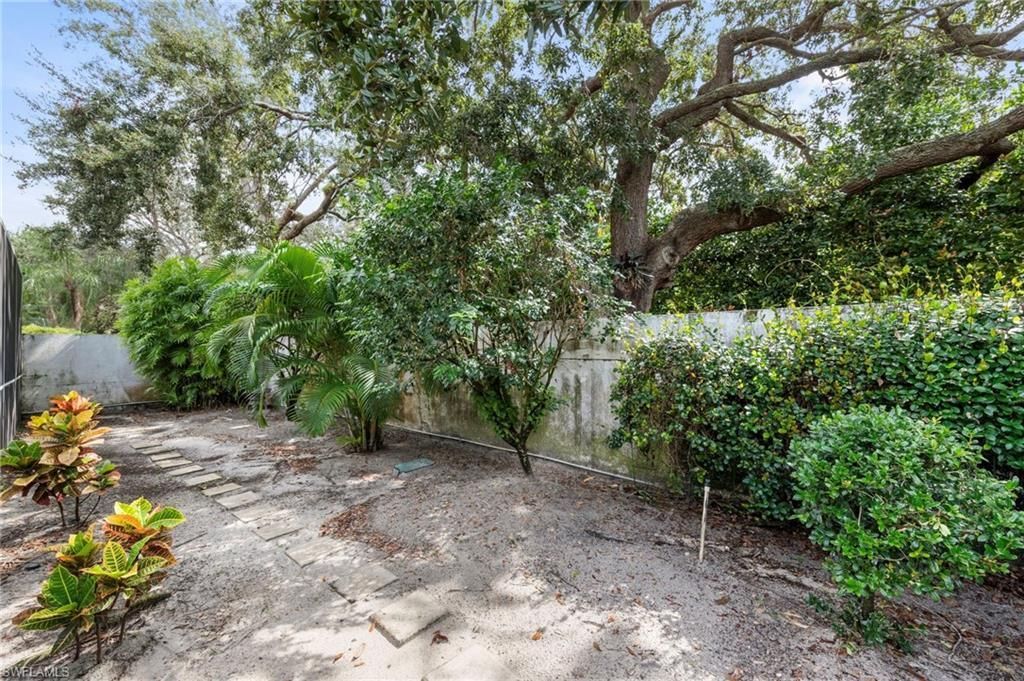 168 Livermore Ln , Naples, FL 34119 Photo