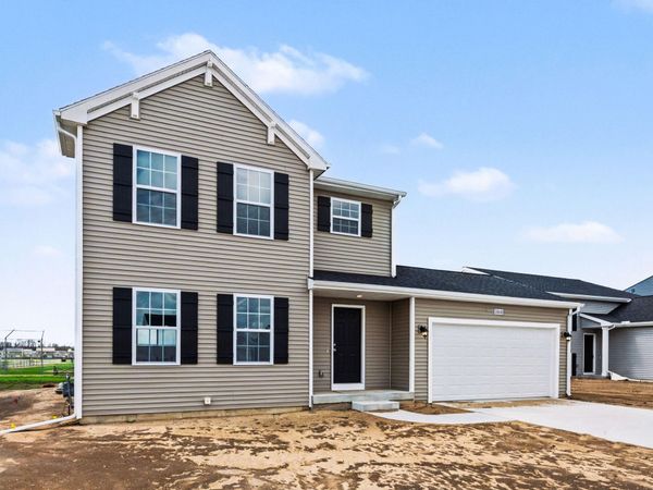 1127 Grosvenor Drive, Greenville, MI 48838