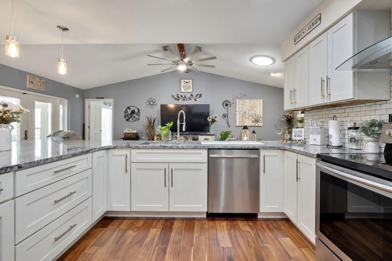 8098 Shorecrest Court, Spring Hill, FL 34606 Photo