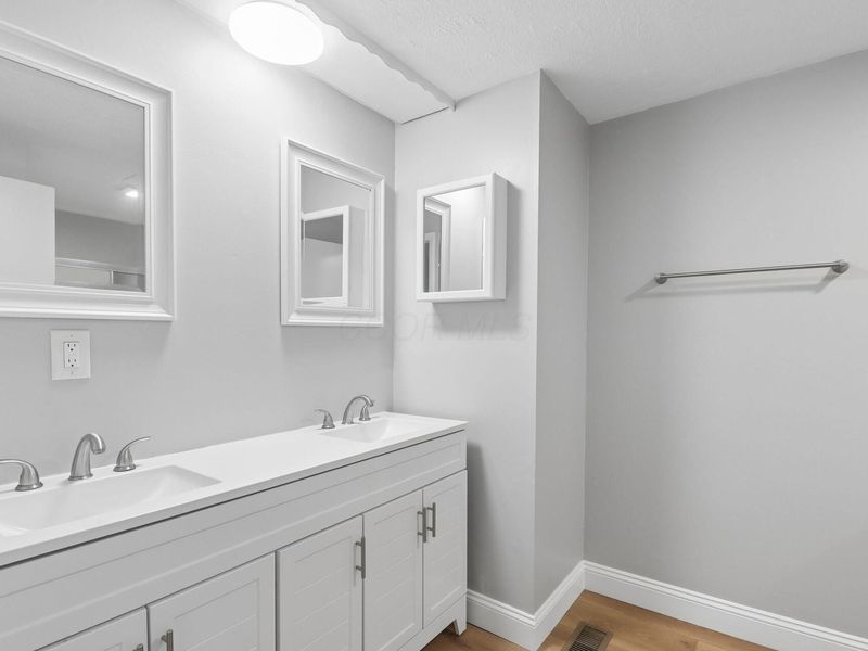 450 Amesbury Drive , Gahanna, OH 43230 Photo 19