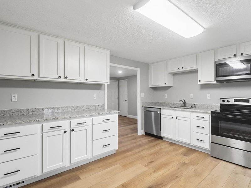 450 Amesbury Drive , Gahanna, OH 43230 Photo 6