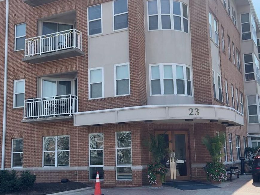 23 Pierside Drive, Unit 407, Baltimore, MD 21230 Main Photo