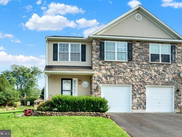 40 N CALAIS DRIVE, READING, PA 19605