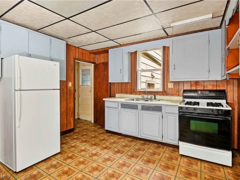 593 E Perry Street, Salem, OH 44460 Photo 12