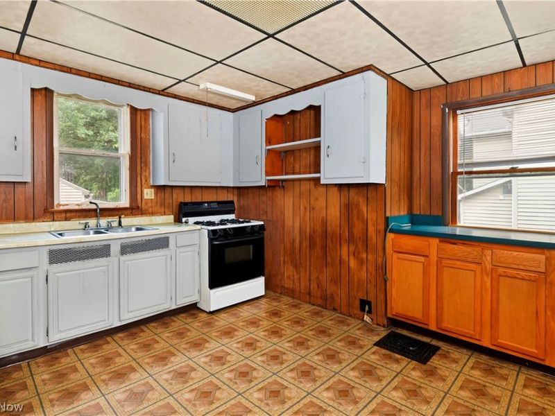 593 E Perry Street, Salem, OH 44460 Photo 13