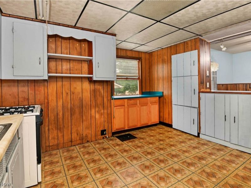 593 E Perry Street, Salem, OH 44460 Photo 14