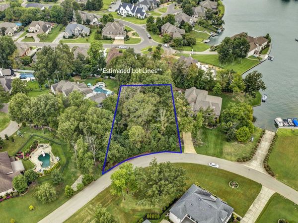 3981 N POTTER WOODS CV, Lakeland, TN 38002