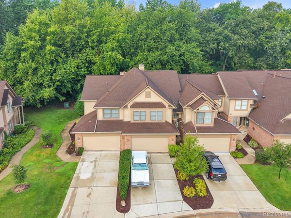 5353 Royal Vale Lane , Dearborn, Mi 48126