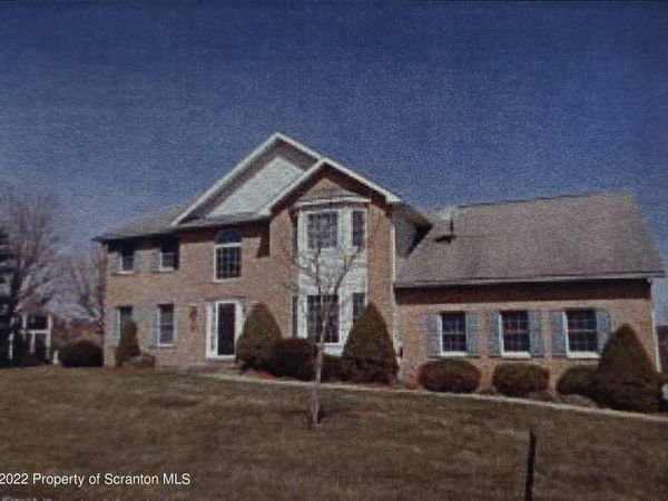 1014 Fairfield Circle , Clarks Summit, PA 18411
