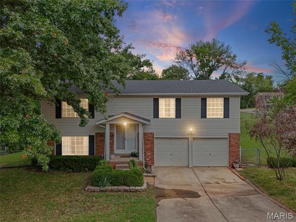 2905 Misty Circle , Oakville, MO 63129